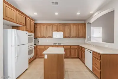 8692 Blakely Ct, Las Vegas, NV 89148