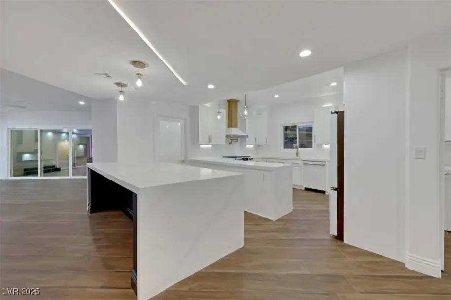 1900 S 15th St, Las Vegas, NV 89104-6