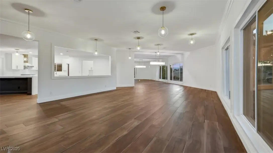 1900 S 15th St, Las Vegas, NV 89104-7