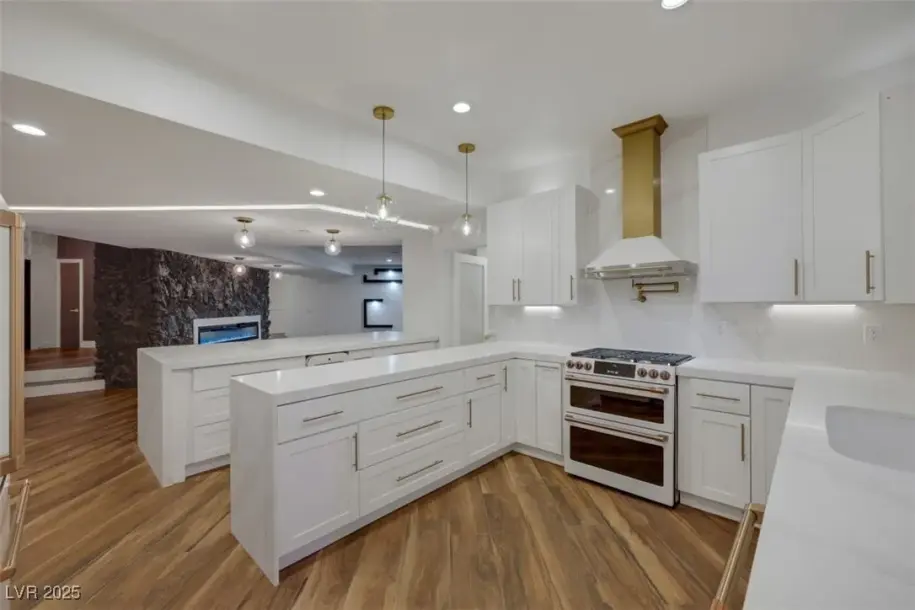 1900 S 15th St, Las Vegas, NV 89104-4