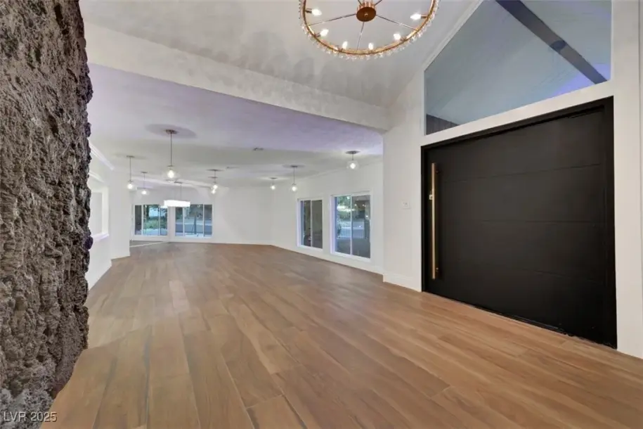 1900 S 15th St, Las Vegas, NV 89104-8