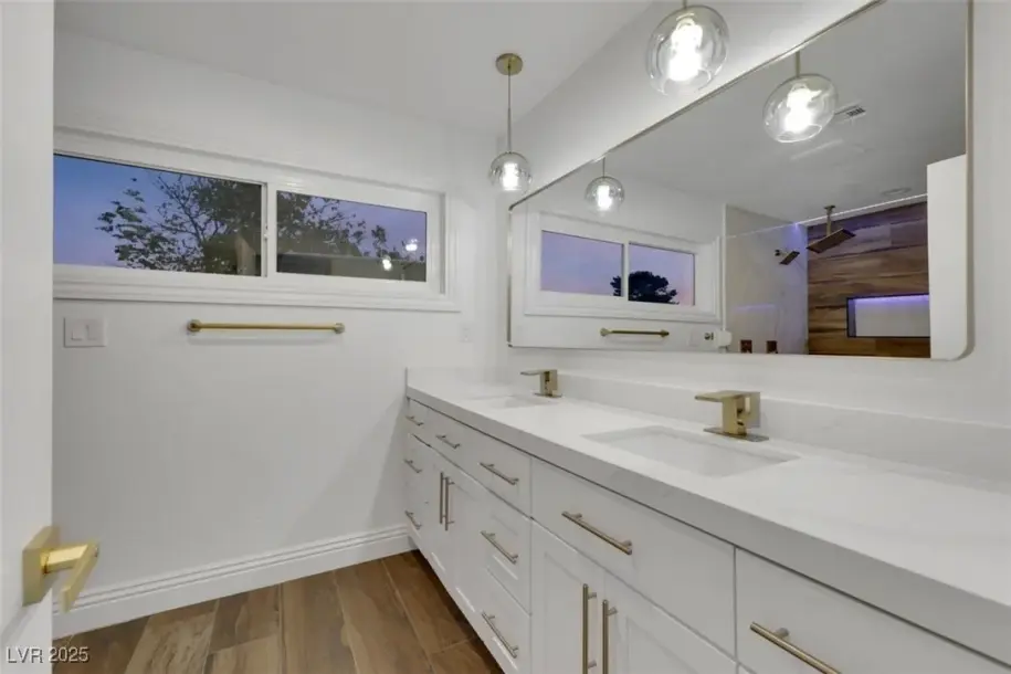 1900 S 15th St, Las Vegas, NV 89104-10