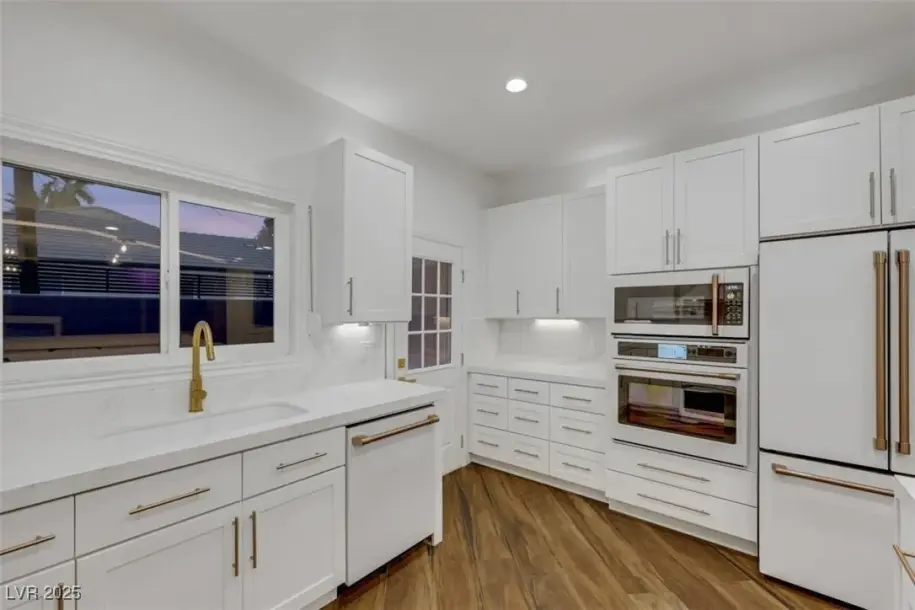 1900 S 15th St, Las Vegas, NV 89104-5