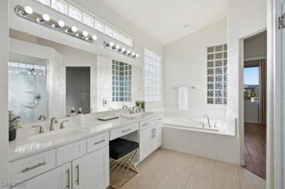 1333 Fox Acres Dr, Las Vegas, NV 89134