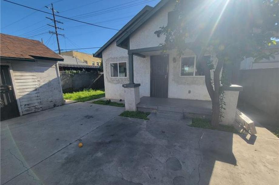 204 E Gage, Los Angeles, CA 90003-2