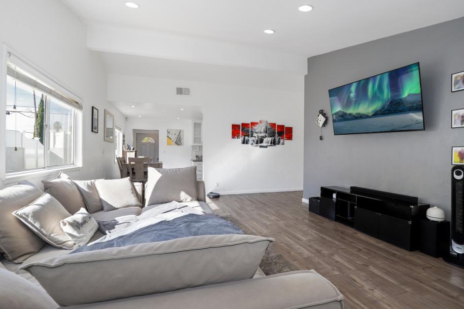 13345 Calcutta, Sylmar, CA 91342-4